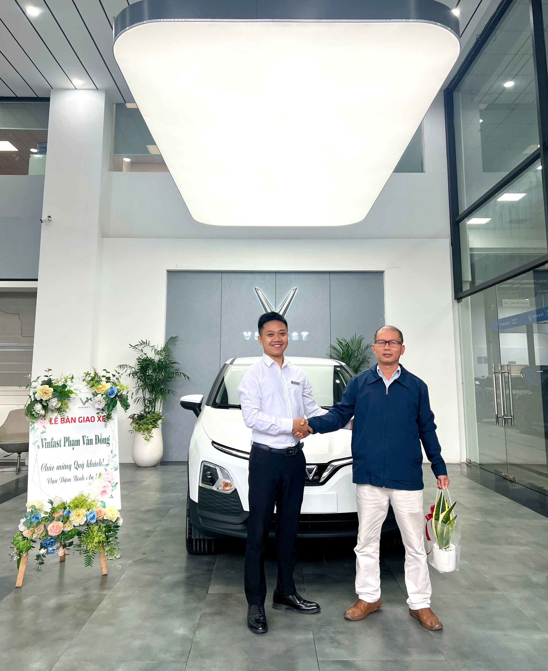 vinfast hà nội - hình ảnh giao xe